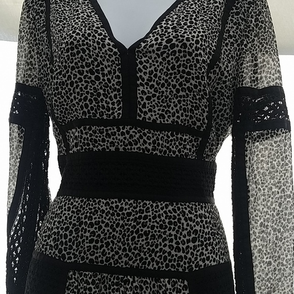 Authentic Burberry Dress - Picture 2 of 7